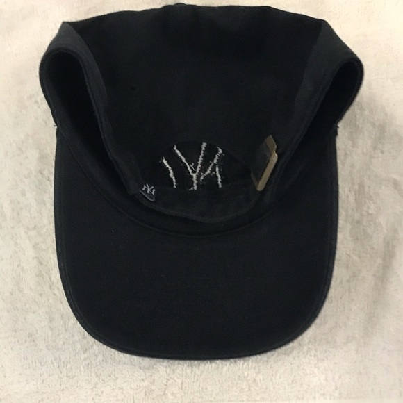 '47 Brand's "MLB New York Yankees" Adjustable Black Baseball Cap - Picture 14 of 16
